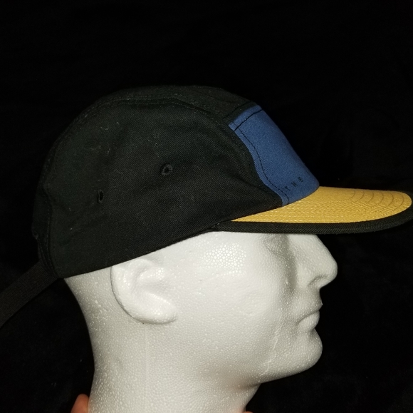 The North Face Other - The North Face 5 Panel Strapped Hat(Unisex)